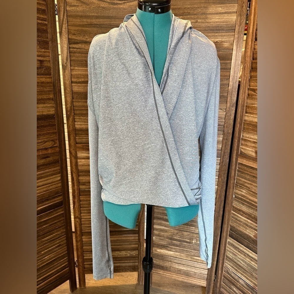 ZYIA Active Haze Yoga Shawl Gray Long Sleeve Wrap Style with Hood Size Small